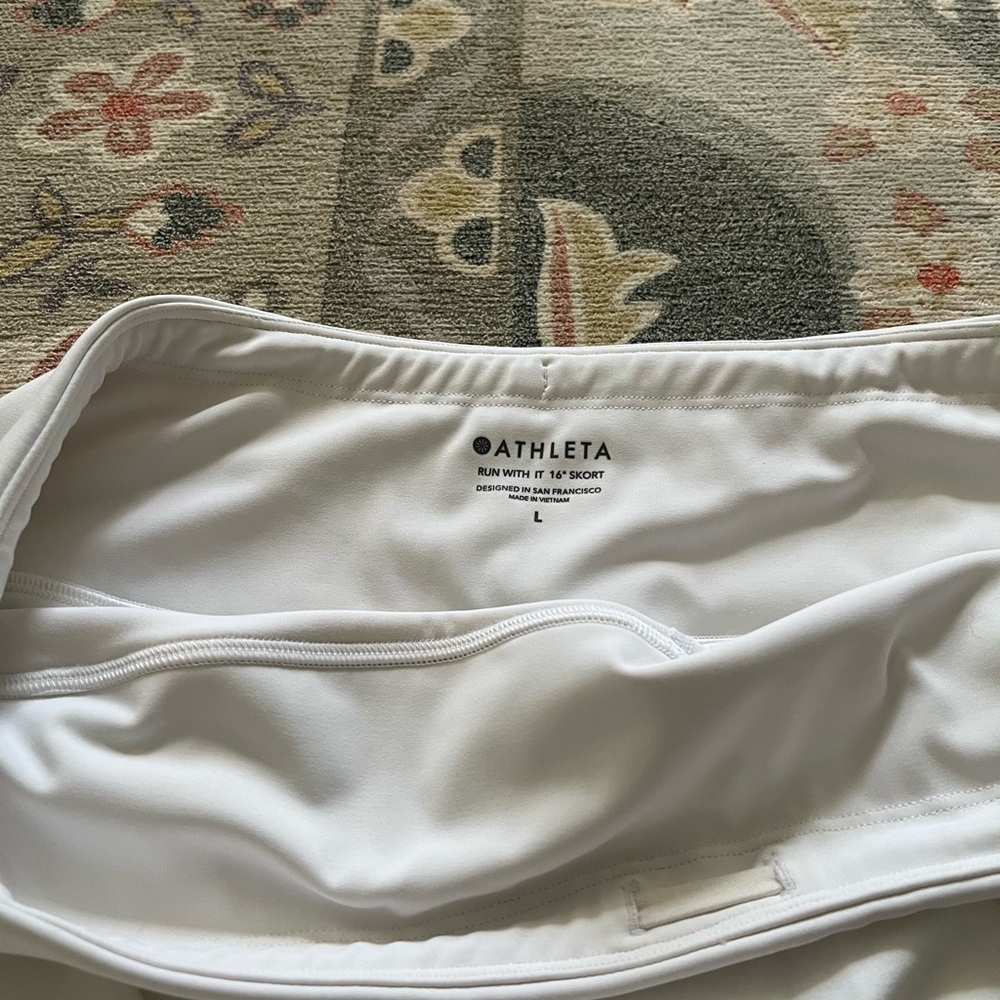 Athleta “Run with it” Skort for golf/tennis/run size L - Picture 3 of 5